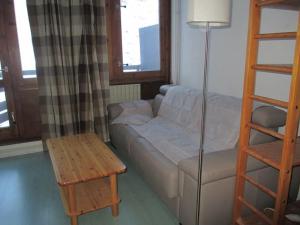 Studio 4 pers, balcon sud, parking, face pistes - FR-1-404-352