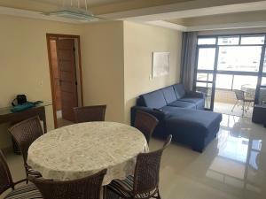 Apto Praia do Morro, 100m da praia, 3 Qts, uma vaga de garagem e WI-FI grátis