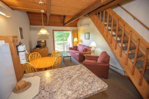One-Bedroom Apartment room in Cold Spring Plymouth Resort
