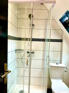 Petite maison calme limite Paris