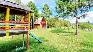 Chalé Caiu do Céu ll Wi-Fi Nômade Digital ll Táxi Fácil II Quiosque Churrasqueira ll Forno Microondas ll 6km da Estrada do Mar ll 7km Parque de Rodeio ll 8,1Km Prefeitura II 7,2Km UFRGS Litoral II 12km do Morro Borrúsia e Praias de Tramandaí