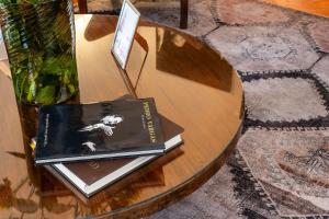 Casa Pedro Vargas, 6BR Estate with Hot Tub & Modern Comforts