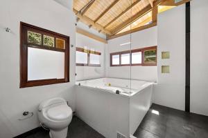 Spectacular house inside the Colombian Mountains