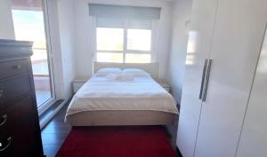Modern Mountain View P&E Tirana Apartment Netflix included
