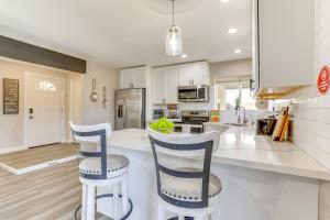 Fenced Pool and Yard! Glendale Family Home