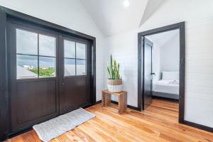 Paradise Shores and The PoolClub at Mahogany Bay