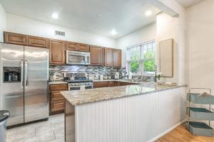 Carson Flats Apt 4 - 1BR Near BOK, OSU Med, Dtwn