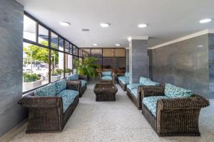 Hotel Axis Inn By GEH Suites