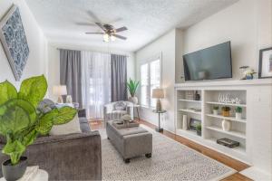 Carson Flats Apt #1 | 1BR • Near BOK• OSU Med•Dtwn