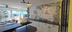 Appartements Appartement terrasse esprit loft vue sur mer : photos des chambres