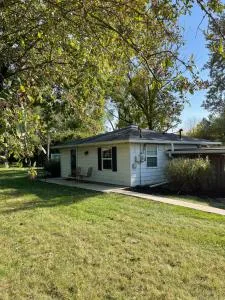 The Little House - Oaklandon