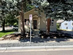 Walk to Dining Breweries and Shops Plus New Hot Tub - 路易维尔