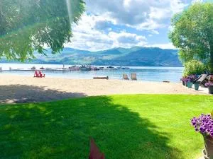 Beachside Bliss! - Peachland