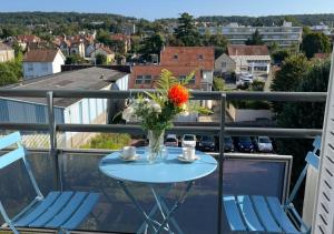 Appartements Appartement fonctionnel, balcon ,2 minutes gare ,17 minutes Paris : photos des chambres