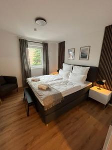 Gesamte Wohnung 180x200 Bett Küche Bad 50 TV Tiefgarage