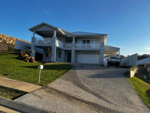 Hampton Retreat with heated pool