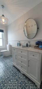 Hampton Retreat with heated pool