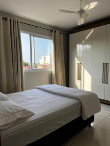 Apartamento completo a 2 min à pé da praia