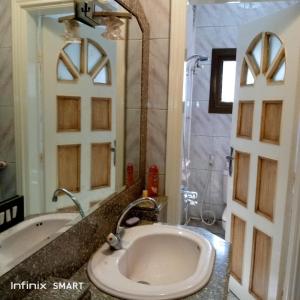 Luxury apartment close to airport شقة فاخرة قريبة من المطار