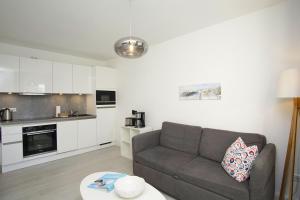 moderne Ferienwohnung mit eigener Terrasse - Haus Inselwind FeWo MEERstille