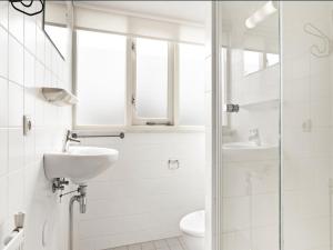 Bungalow by Water near Rotterdam