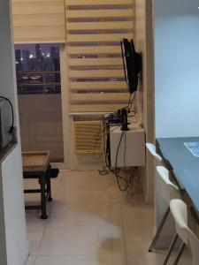 Experience OCEAN VIEW Rooms in The Heart Of Manila, Enjoy FREE ACCESS To The POOL, SAUNA, PLUS MASSAGE PROMO In Prime Location Near The US Embassy, NAIA, Makati, BGC, Mall of Asia, And Chinatown This Is A Limited-Time Offer, Book Now