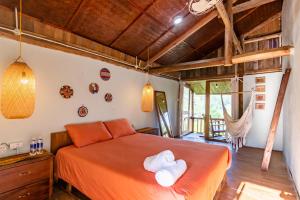 Bungalow với Sân hiên (Bungalow with Patio)