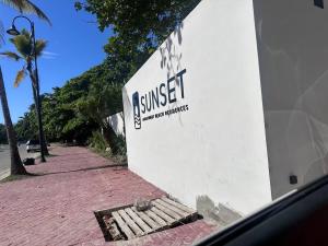 New Beachfront at Sunset Apartments 3 Bedroom 2 Bath Gym Pool PS5