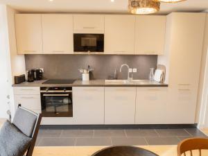 Bel appartement T3 en résidence neuve avec parking et WIFI, proche du village et ski-bus - FR-1-624-168