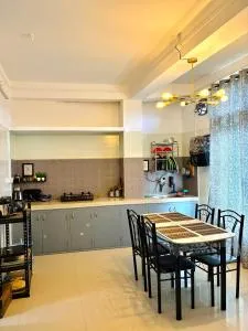 Book entire 2BHK apartment, Ni-Ki Homestay - Дімапур