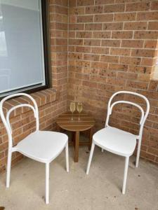 Rocks Retreat - Dunbar Court Unit 2 - Renovated & Centrally Located