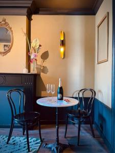 City Apartment With Canalview at Canalhouse-Majestic