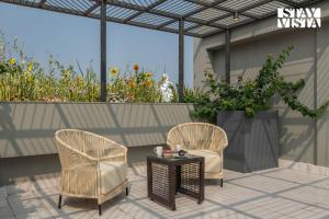 StayVista at Nayak House with Luxury Rooms, Terrace, Wi-Fi at Kolkata