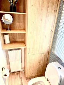 F42 3 bedroom, sleeps 6, 2 toilets close Portsmth