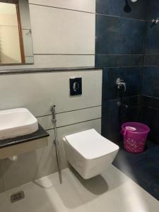 Aami dhivahi guest house 01