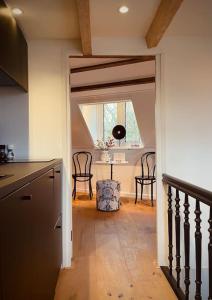 Cosy Penthouse with Rooftop Canalhouse-Majestic