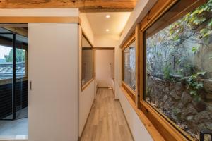 Luxury Hanok Seochon Stay