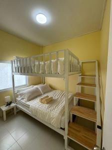 Narathiwat Homestay rumah kuning