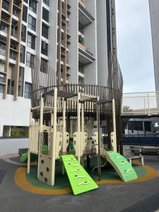 Skytrees Comfort Room With Simple Design Concept