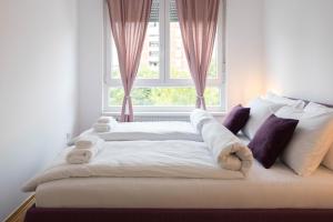 Bright 1BDR with Balcony & Parking