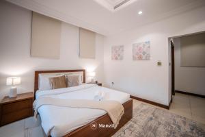 Lux 5BR Villa with Pool & Beach Access in Palm Jumeirah