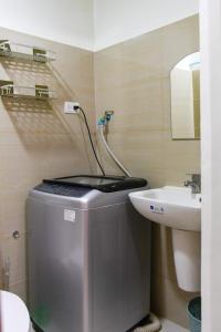 Straightforward 1 BR Shore 2 Residences near MOA NAIA PICC