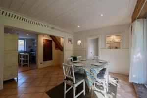 Appartements Beautiful 3 Star renovated Apt Sleeps 7 : photos des chambres