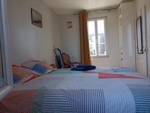 Petite maison sur terrain clos à 200 m de la plage