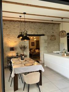 Maisons de vacances Le Petit Chai Fronsadais : photos des chambres