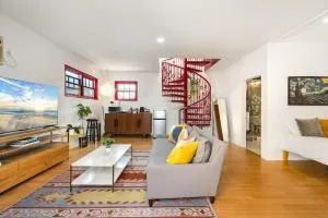Artistic Venice Beach Studio w/Rooftop - 威尼斯