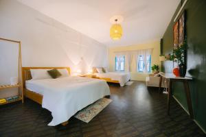 Homestay and Eggcoffee Central Hanoi Old Quarter