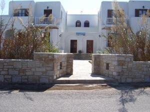 Roussos Beach Hotel Paros Greece