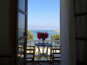 Roussos Beach Hotel Paros Greece