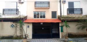 Sobrado na aviação em PG à duas quadras da Praia